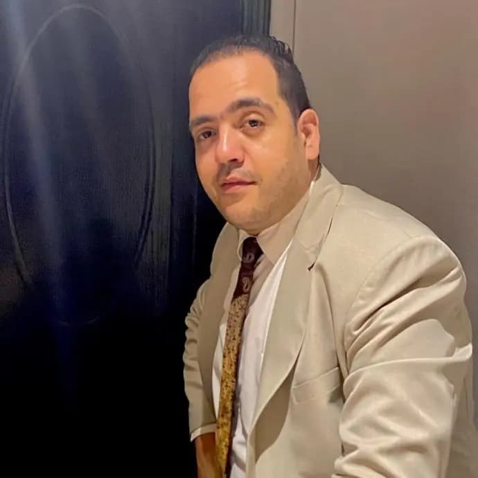 الأستاذ/ عادل إمام